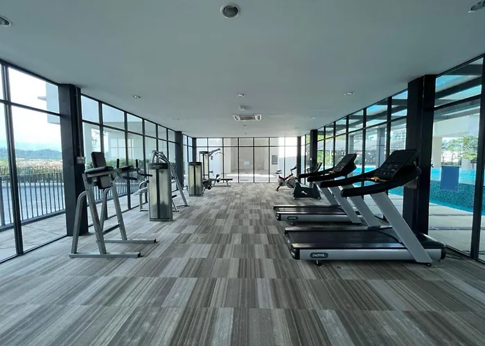 Apartment With 2 Bedrooms, Trefoil @ Setia City